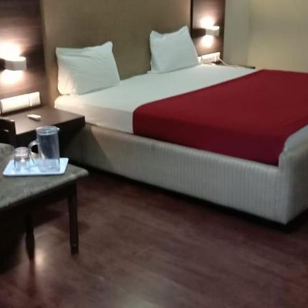 Hotel Jaya International Hyderabad Bagian luar foto