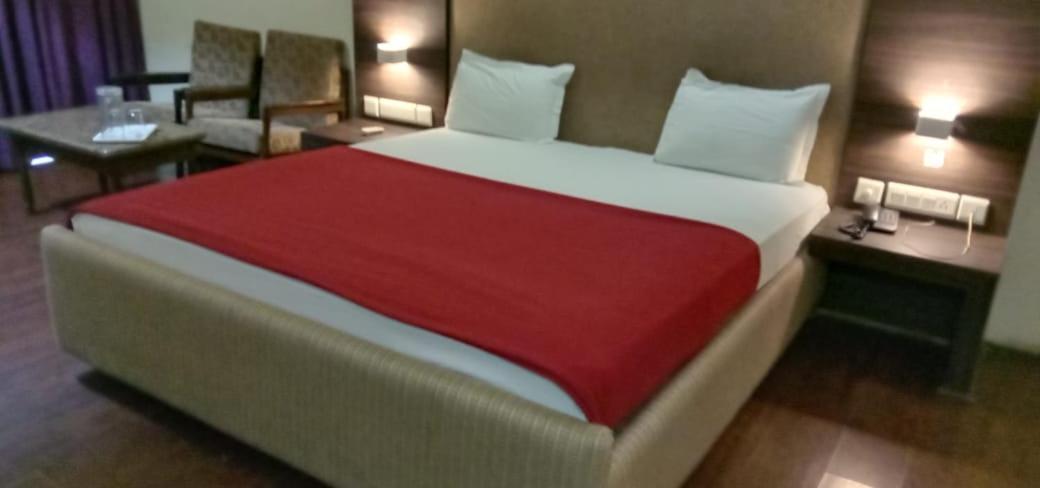 Hotel Jaya International Hyderabad Bagian luar foto